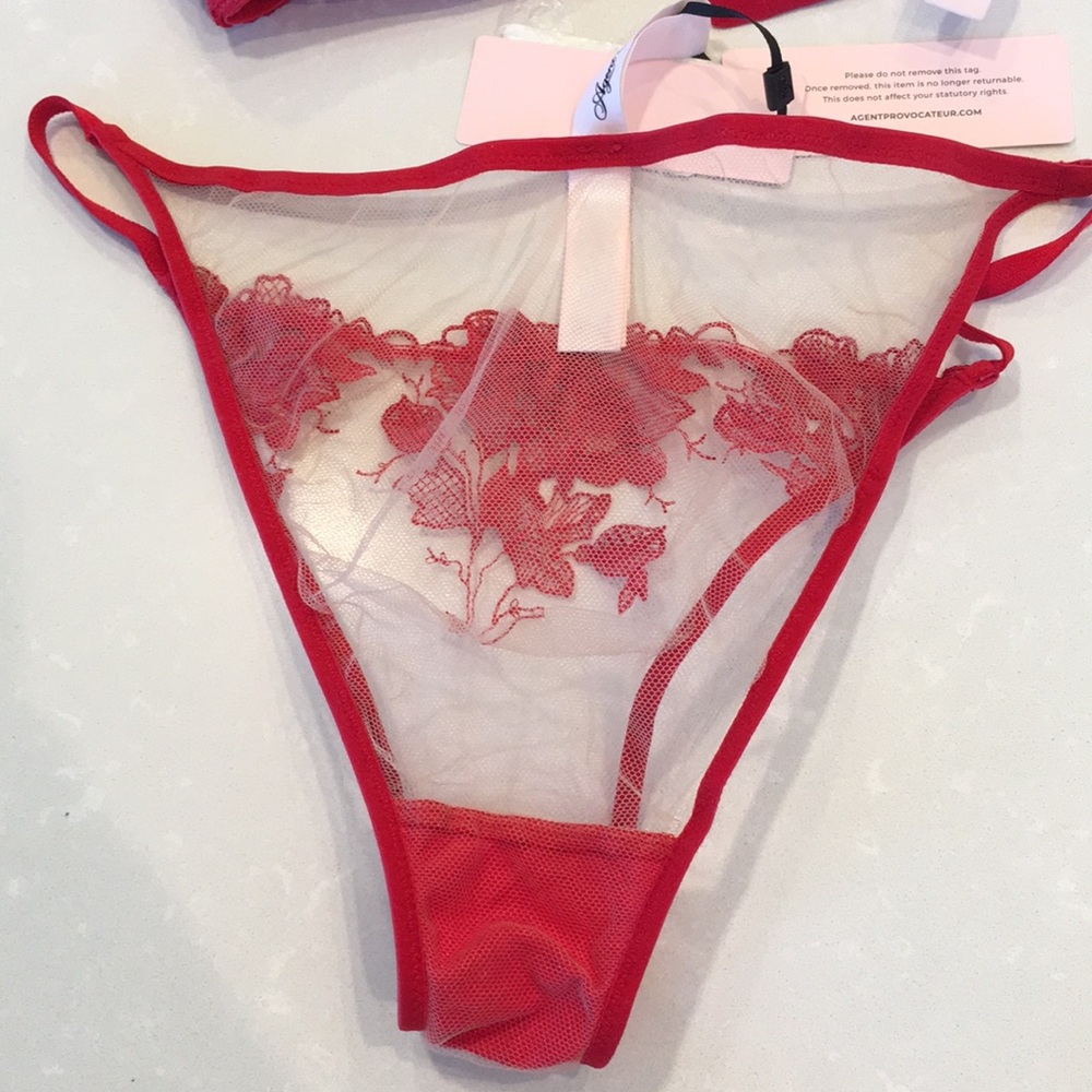 Agent Provocateur Red Lace Underwire Bra & Thong Set - Picture 3 of 7